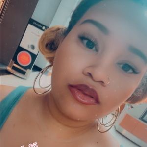 Meet your Posher, Kyla